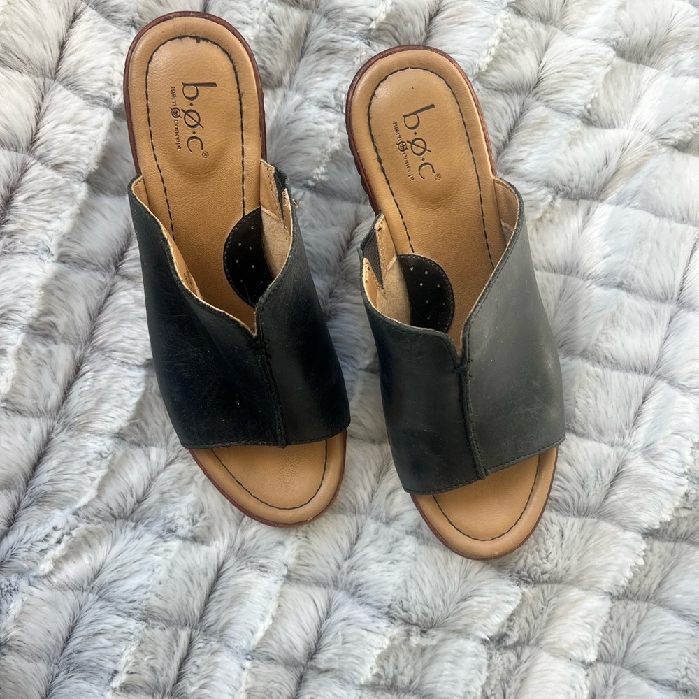 b.o.c. Women's Black Leather Mules